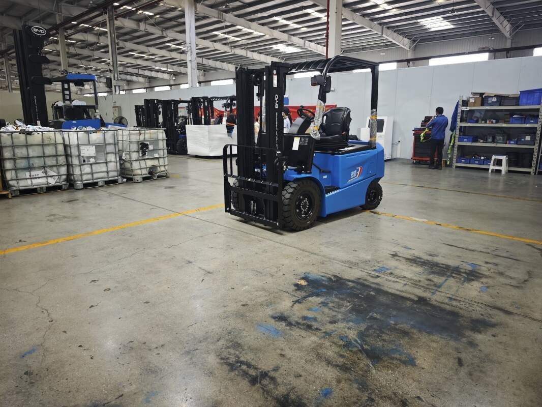 10 fatores para avaliar ao comprar transpaletizador elétrico
