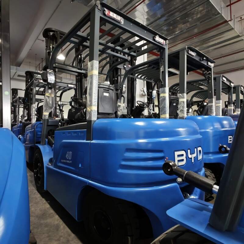 Como avaliar o carregamento rápido antes de comprar empilhador elétrico trilateral(Figura2) Como avaliar o carregamento rápido antes de comprar empilhador elétrico trilateral(Figura2)